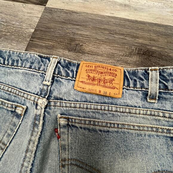 Vintage 90s Levis 550 Red Tab Light Wash Blue Mens 38 Relaxed Fit Denim Shorts - Picture 3 of 10